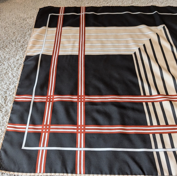 Rare Vintage Leonardo Scarf - Picture 6 of 15